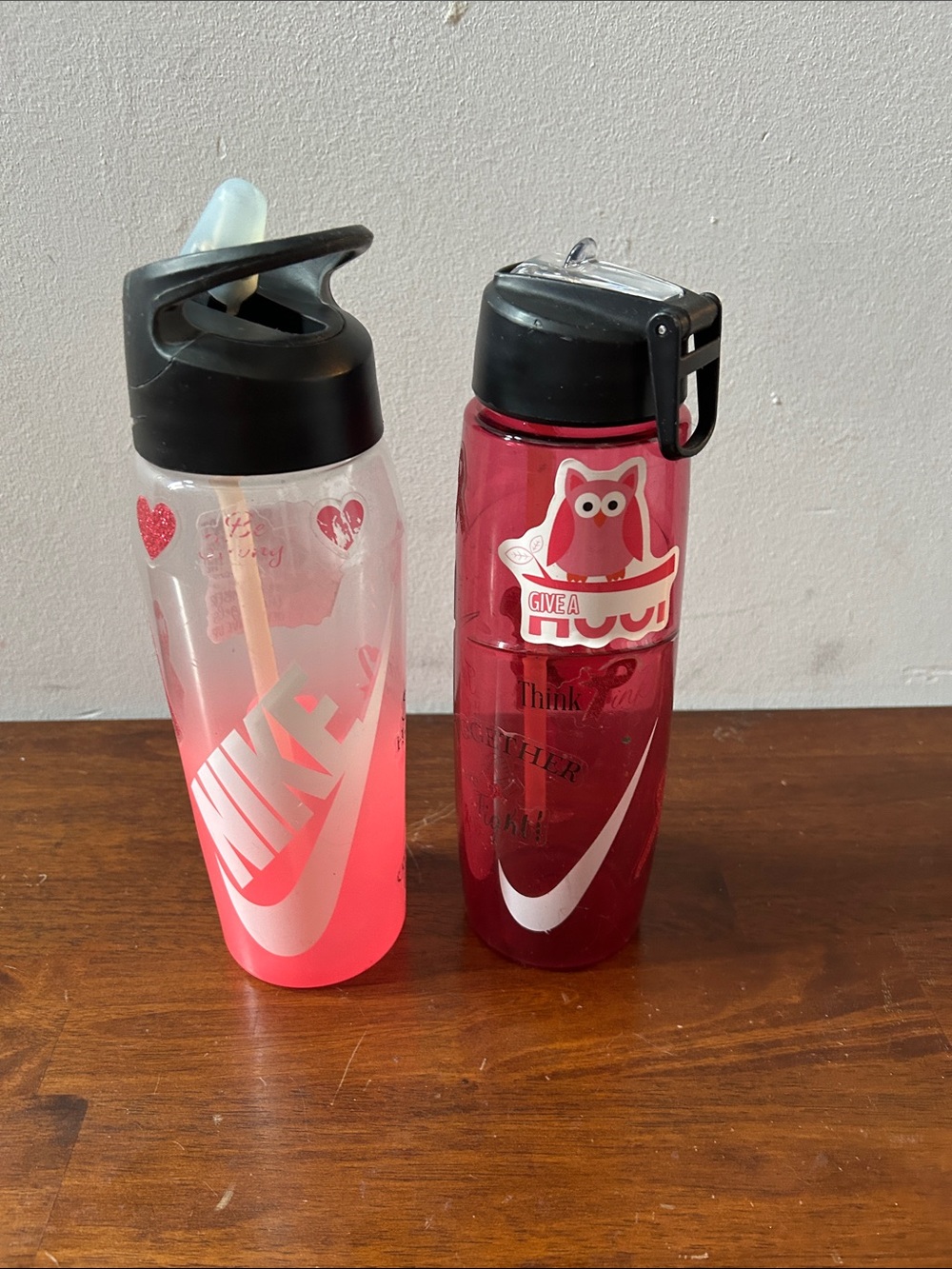 Nike Set of 2 Pink Gradient & Dark Pink Twin Sports 32oz Water Bottles